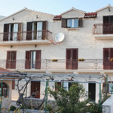 2899b Apartmán Bol